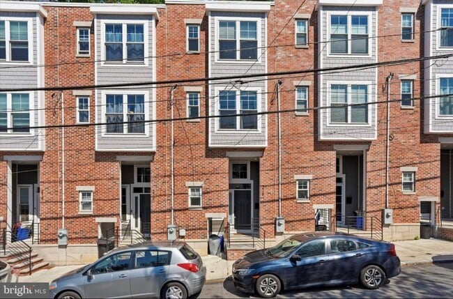 Building Photo - 218 Fountain St