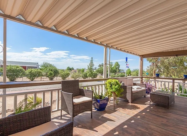 Foto del edificio - 8195 S Vandemoer Ln