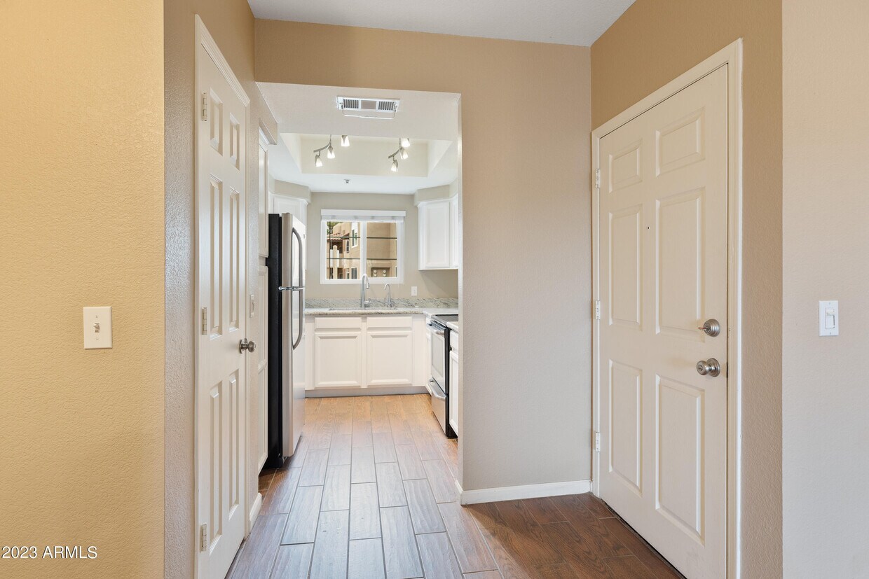 9450 E Becker Ln Unit 1053, Scottsdale, AZ 85260 Room for Rent in