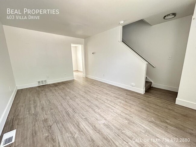 Building Photo - 403 Villa Dr