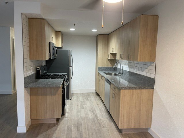 Foto del edificio - 13427 Roselle Ave