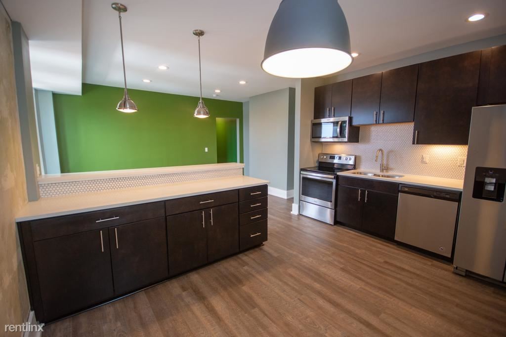 Foto principal - 1656 Broadway Ave