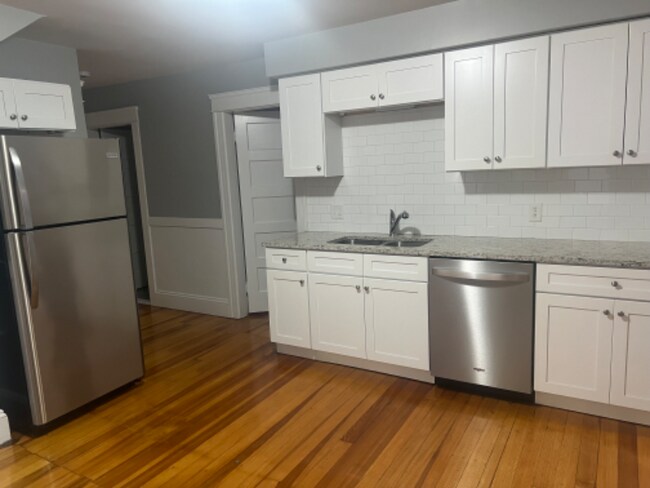 Building Photo - 41 Vervena St