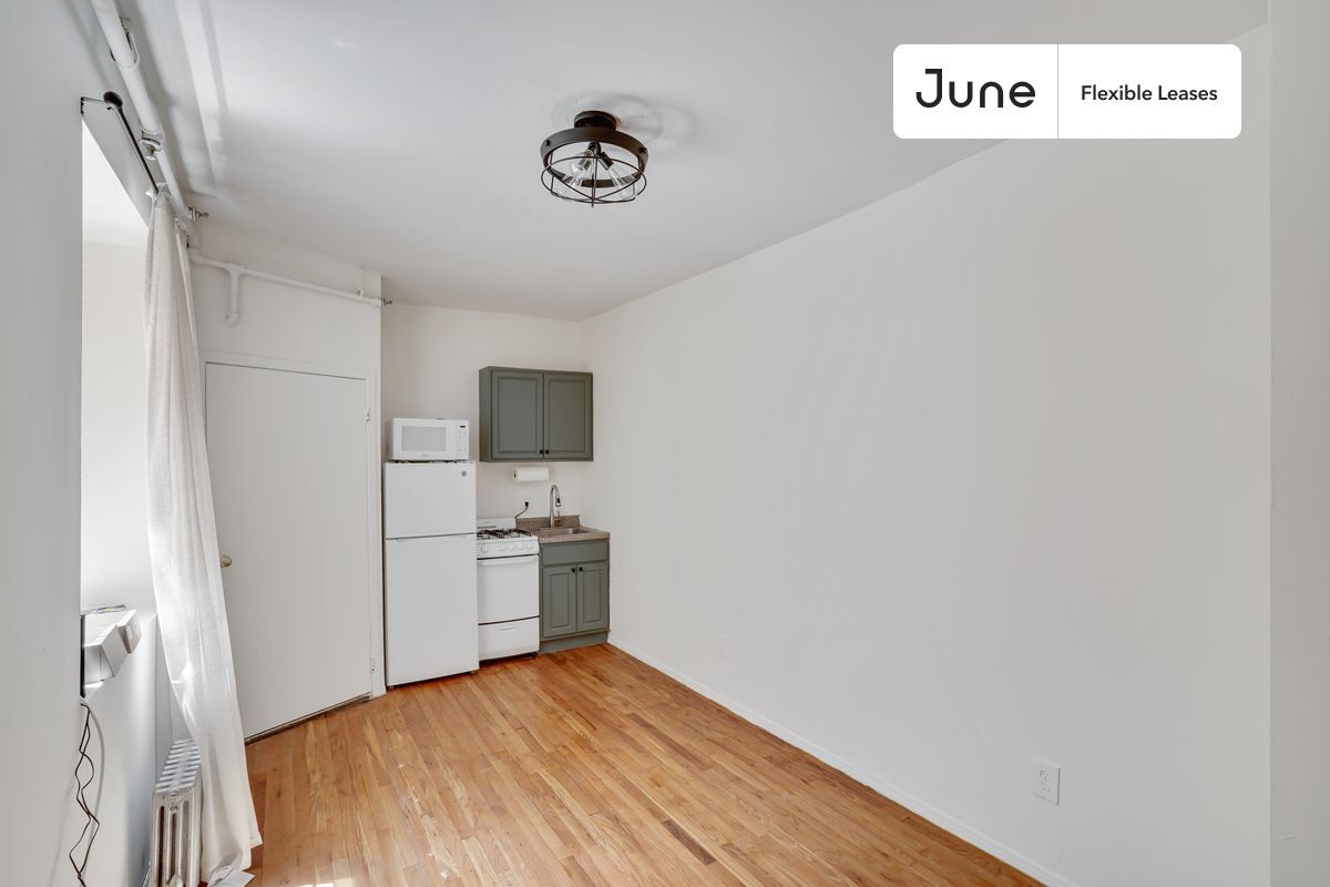 Primary Photo - 235 West 63 Street