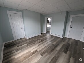 Building Photo - 96 Summer Ave