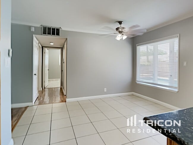 Building Photo - 149 Donner Dr