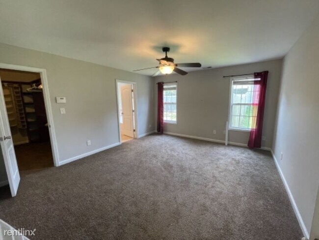 Foto del edificio - 4 br, 3 bath House - 112 Holly Oak Cir