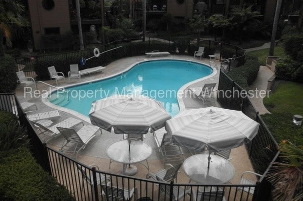 Building Photo - 4014 Aguila St
