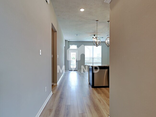 Building Photo - 150 Scenic Hills Ct