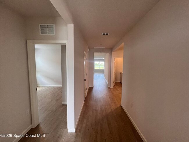 Building Photo - 1493 Garabaldi Cir SE