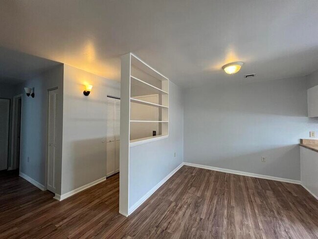 Building Photo - 4814 Spring Lake Dr