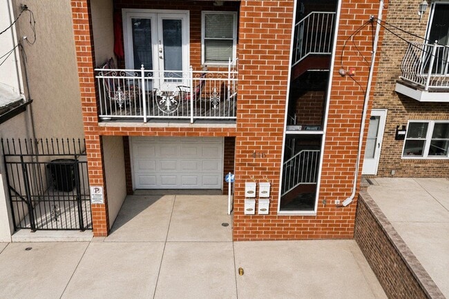 Building Photo - 416 2nd St