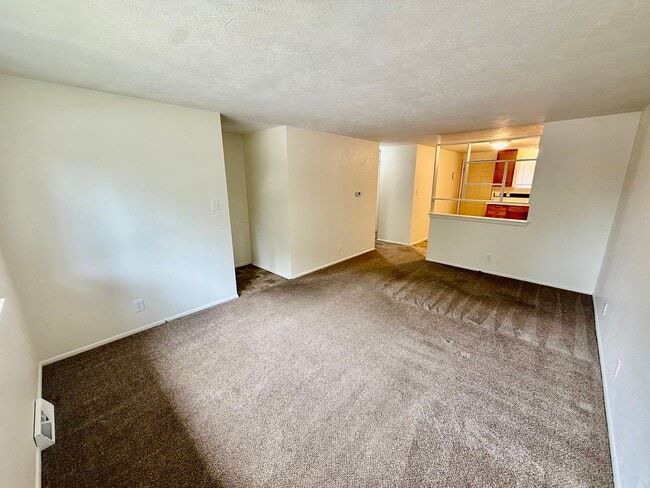 Building Photo - 1083 Winona Dr