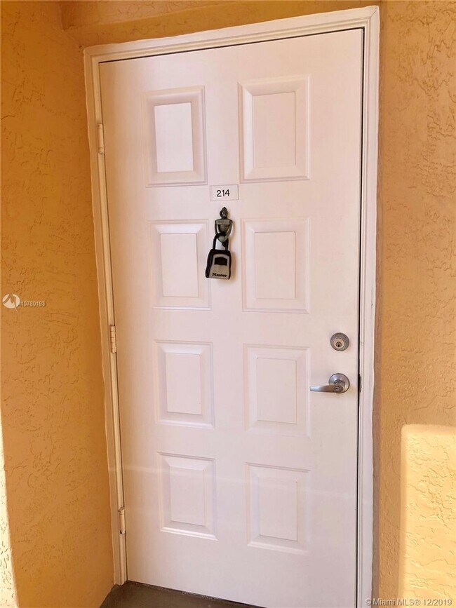 Foto del edificio - 7715 Yardley Dr