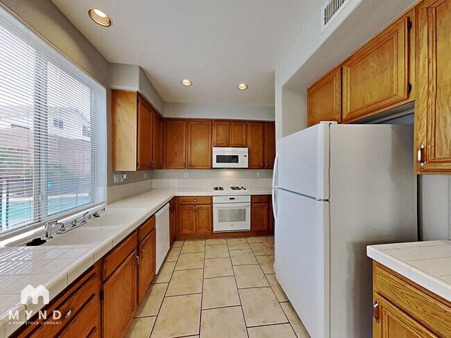 Foto del edificio - 245 Farlin Cir