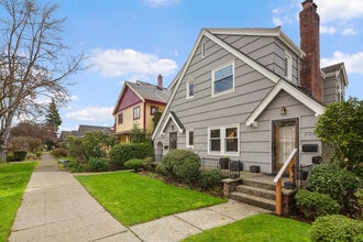 Building Photo - 709 N 68th St