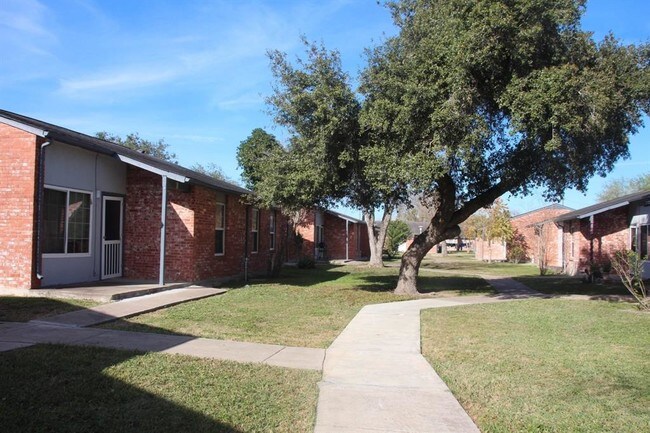 Building Photo - 301 Silver Ave