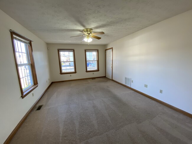 Building Photo - 6269 E Pea Ridge Rd
