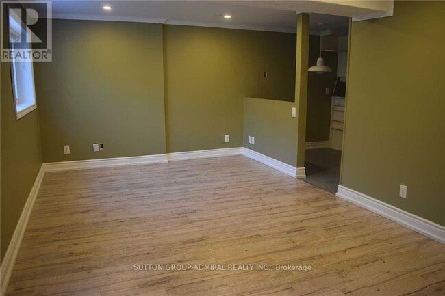 Building Photo - 57 Maplegrove Ave