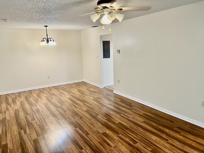 Building Photo - 4205 Old Rd 37