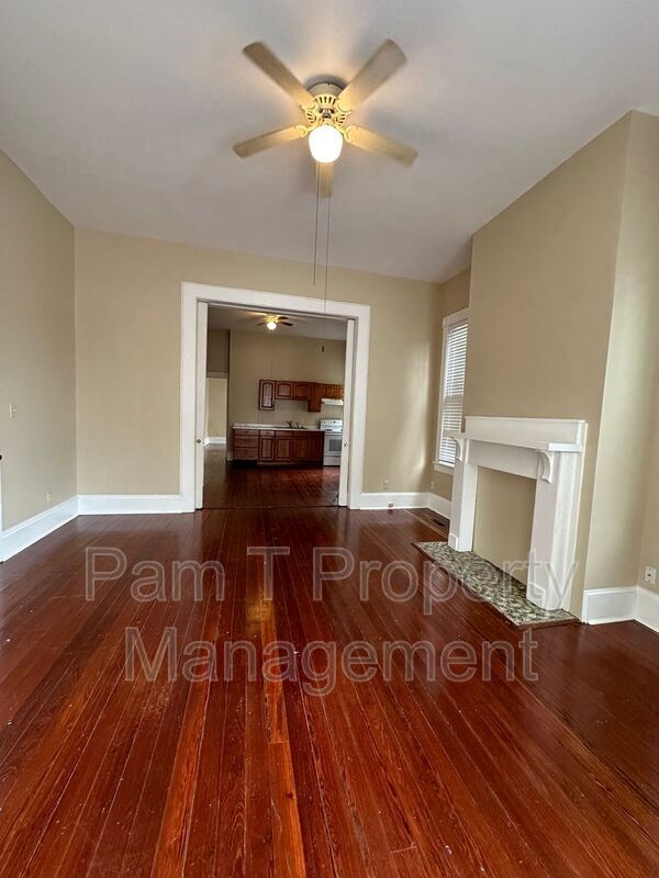 Building Photo - 124 E Henry St