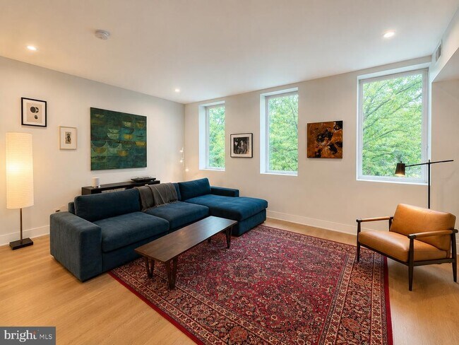 Foto del edificio - 1219 Park Rd NW