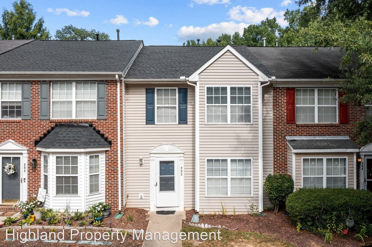 Primary Photo - 3 br, 2.5 bath House - 202 Black Bird Ct.