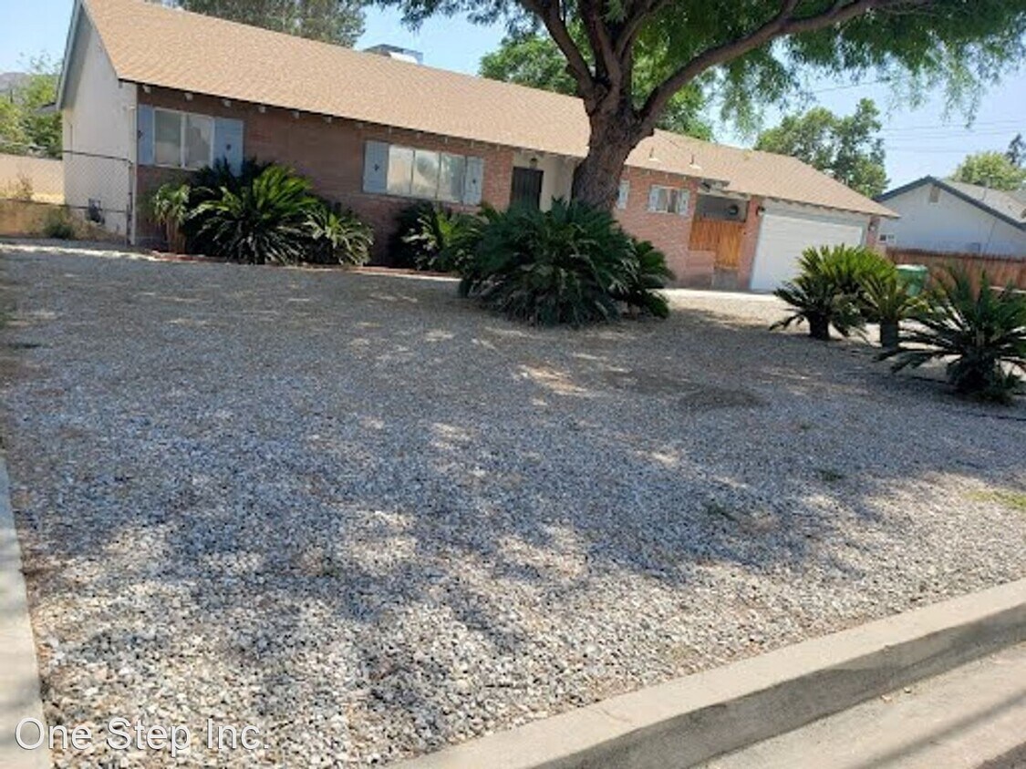 3 br, 2 bath House 41049 Sunset Lane House Rental in Hemet, CA