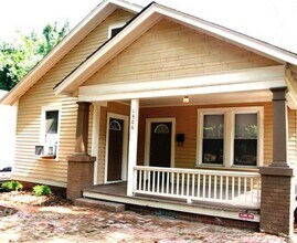 Building Photo - 1306 W Chapel Hill St