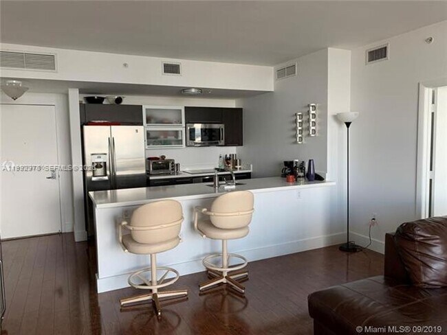 Foto del edificio - 90 SW 3rd St