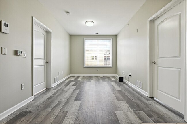 Building Photo - 5808 Washington St