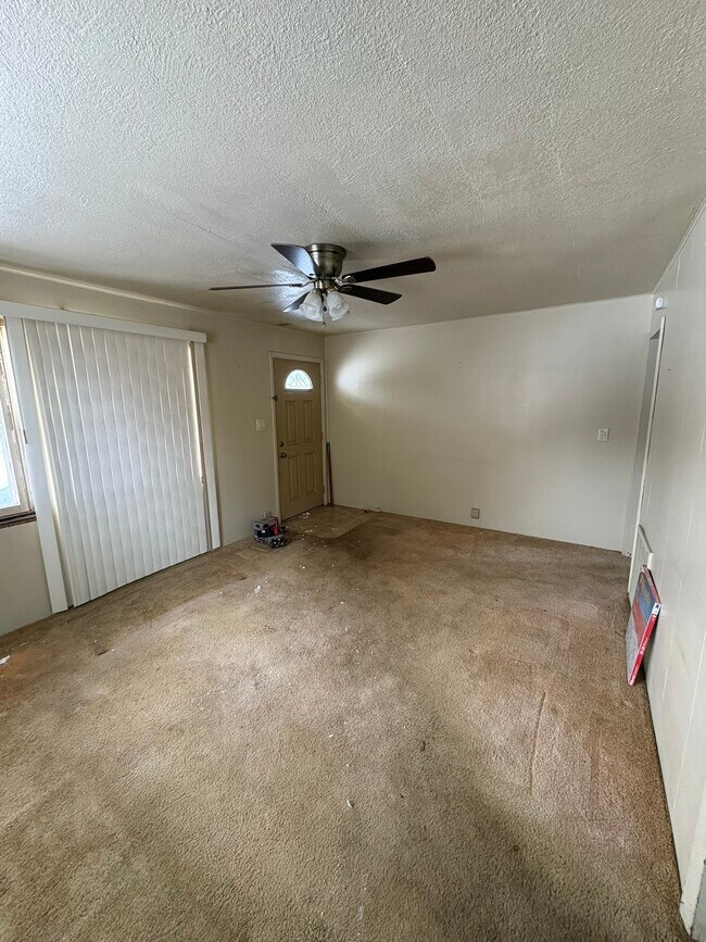 Foto del edificio - 313 E North St