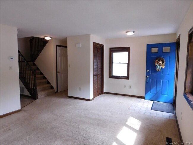 Entry Way - 35 Brookside Vlg