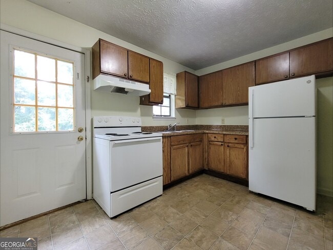 Building Photo - 8 Candlewood Terrace NE