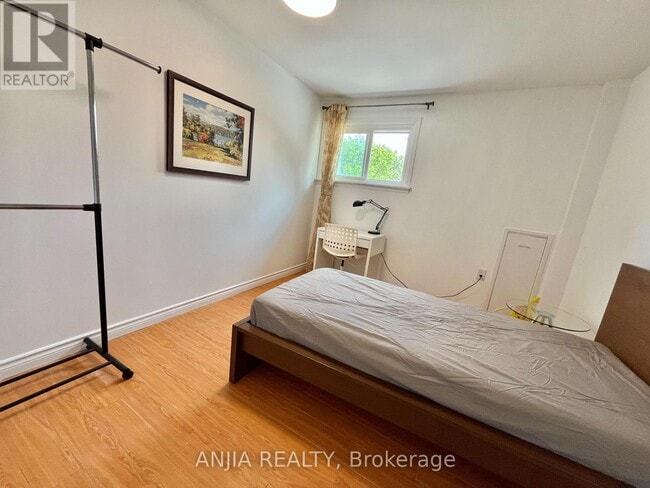 Building Photo - 256 Homewood Ave