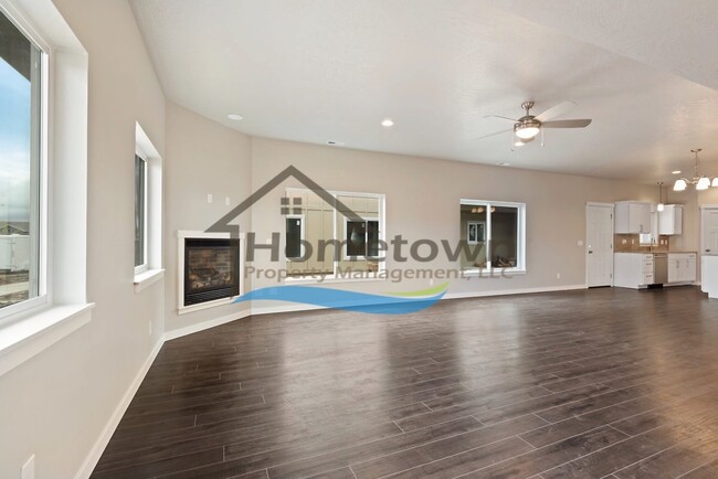 Building Photo - Very Nice Craftsman 3 Bedroom 2.5 Bathroom...