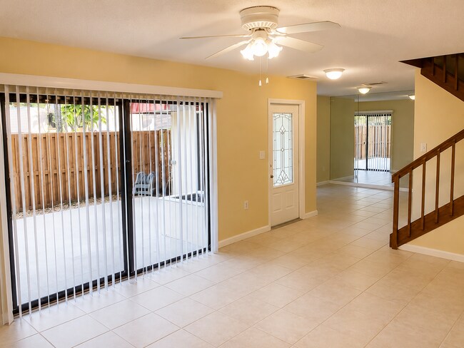 Foto del edificio - 3345 Meridian Way N