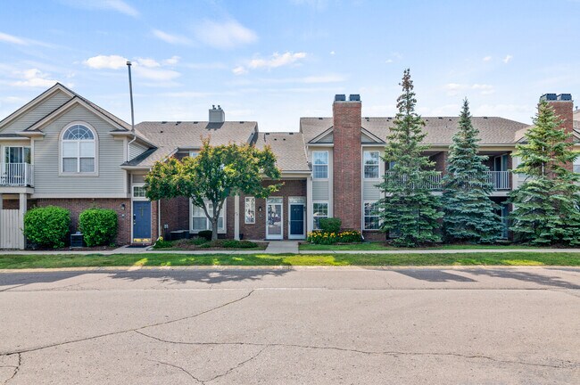 Foto del edificio - 43255 Woodbridge Dr