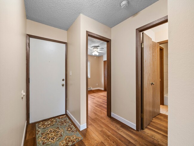 Building Photo - Great 2-Bed Condo in Prime Fort Collins Lo...