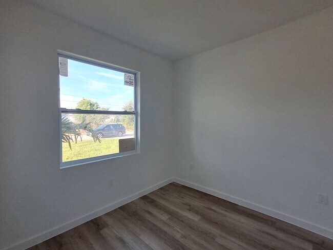 Foto del edificio - 4722-4724 1st St SW