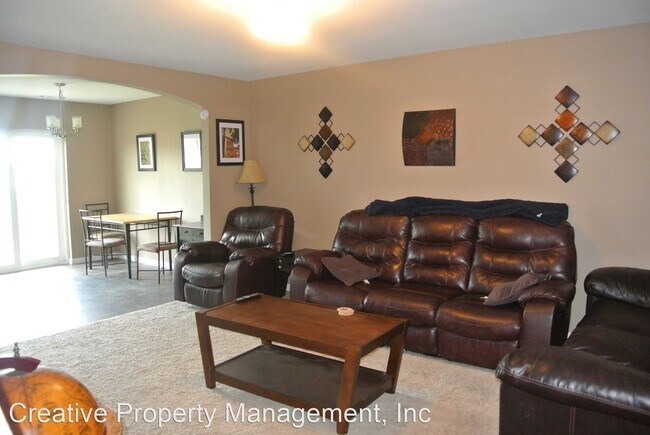 Foto del edificio - 3 br, 2 bath House - 3000 9th St NW