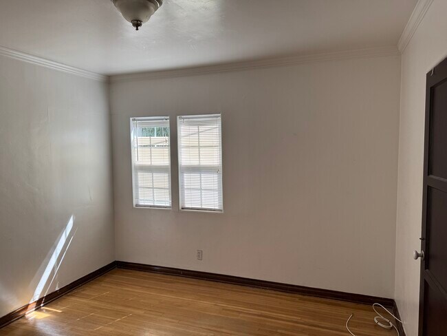 Foto del edificio - 1738 Watson Ave