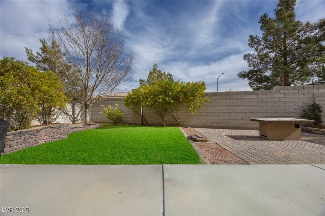 Building Photo - 10658 Salmon Leap St