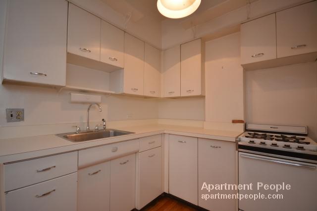 Primary Photo - 2330 N Lincoln Park W