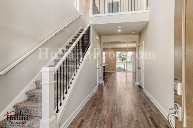 Foto del edificio - Beautiful 4-bedroom, 3-bathroom residence in desirable Hillsboro, OR.