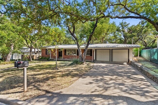 Building Photo - 205 W Spring Dr