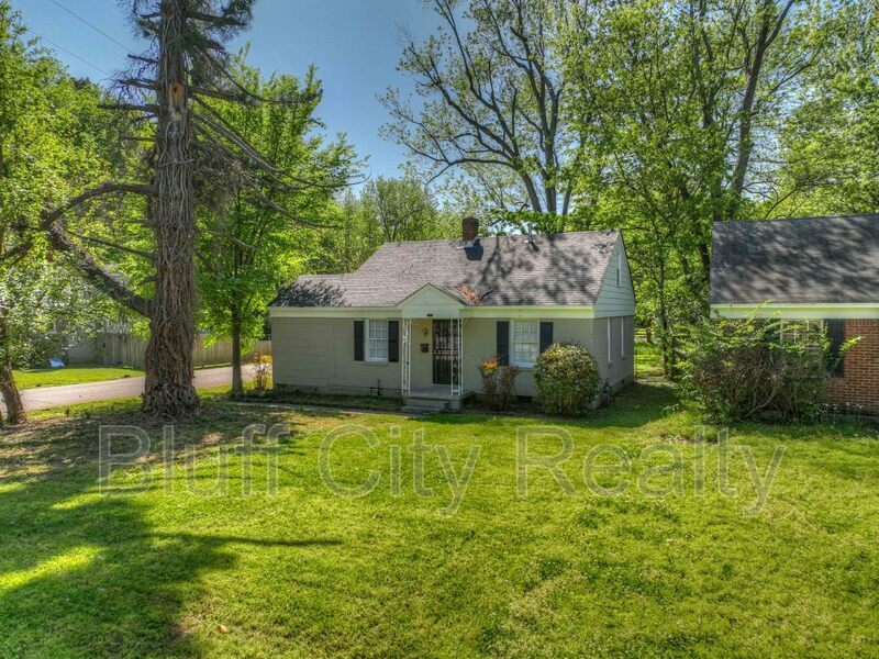 Photo - 777 Loeb Street