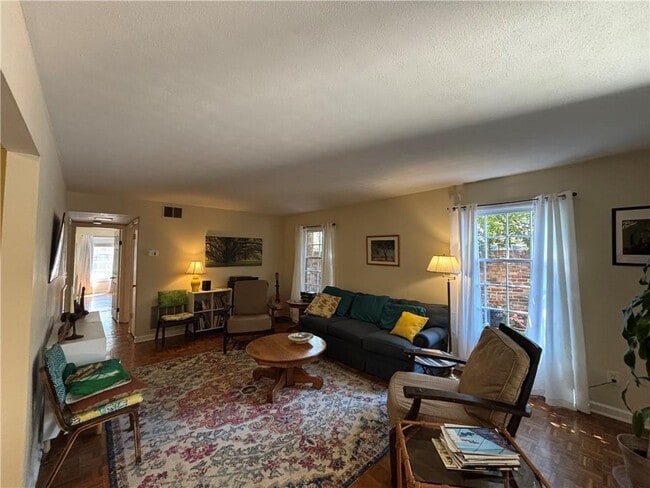 Foto del edificio - 3105 Colonial Way