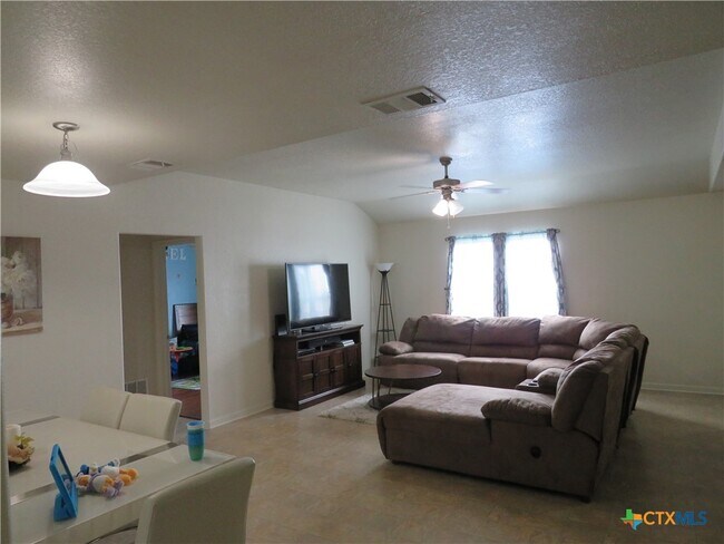 Building Photo - 3503 Ennis Dr