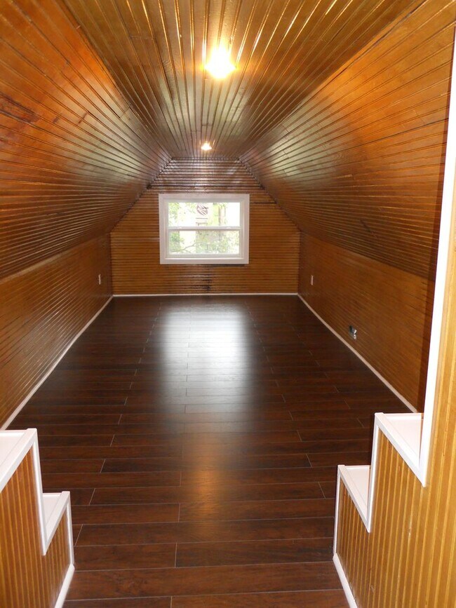 7220 Meade St Unit Duplex, Pittsburgh, PA 15208 Room for Rent in